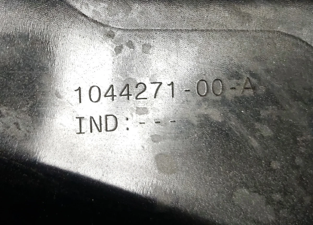 11 Колпак колесный (18 дюймов) Tesla model 3 1044271-00-C