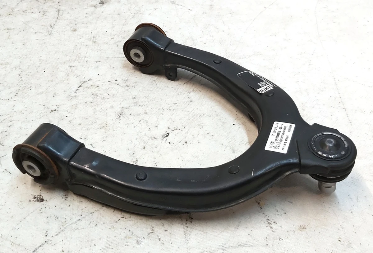Рычаг верхний передний правый (подкова) RWD AWD Tesla Model 3, Model Y 1044326-00-J