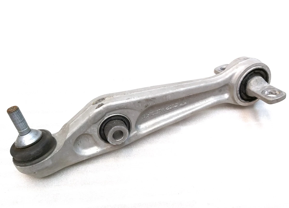 2 Рычаг передний нижний поперечный левый правый под восстановление Tesla model 3 1044341-00-D