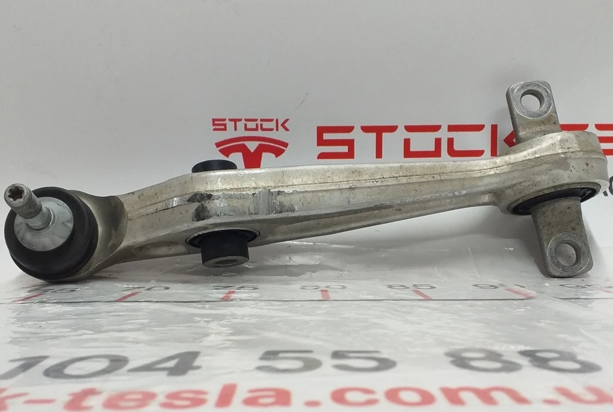 2 Lever front lower transverse left right with damage to the silent block Tesla model 3 1044341-00-D