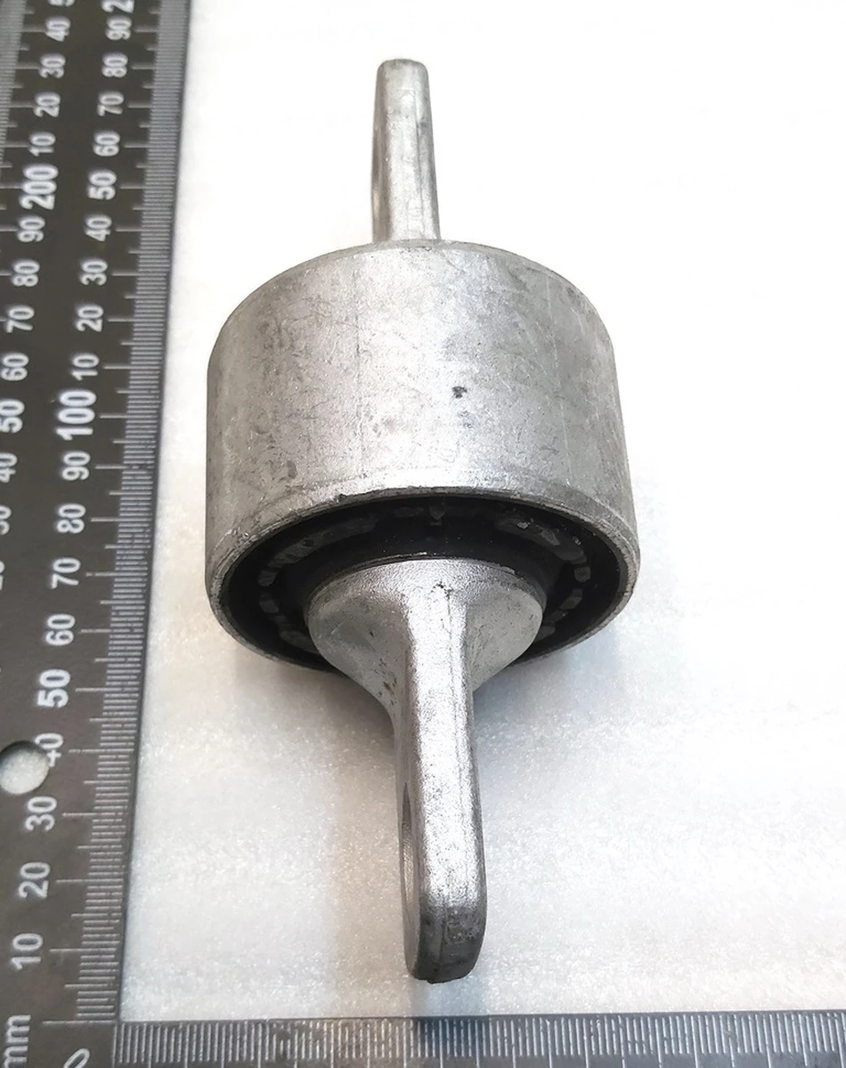 Сайлентблок важеля переднього нижнього поперечного 60 мм (метелик) Tesla model 3, model Y 1044341-00 1188341-00