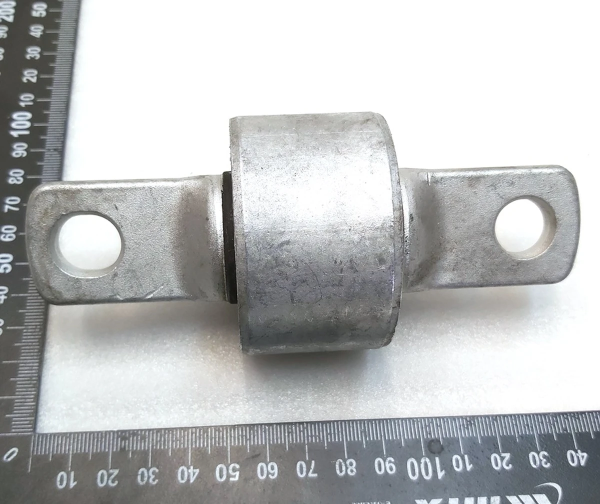 Сайлентблок важеля переднього нижнього поперечного 60 мм (метелик) Tesla model 3, model Y 1044341-00 1188341-00