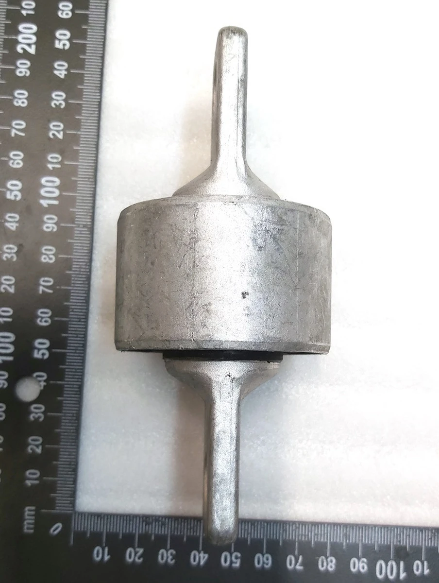 Сайлентблок важеля переднього нижнього поперечного 60 мм (метелик) Tesla model 3, model Y 1044341-00 1188341-00