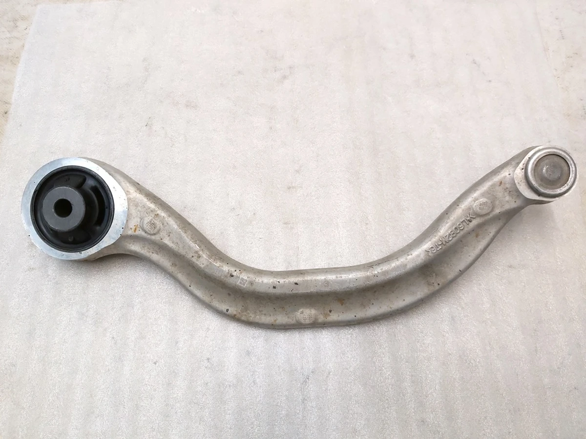 1 FRONT LOWER COMPLIANCE LINK ASSEMBLY - LEFT HAND Tesla model 3, model Y 1044354-00-A