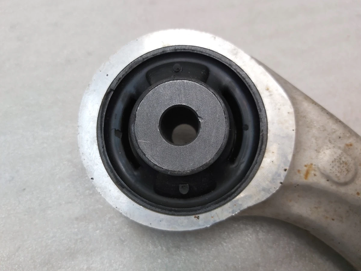 1 FRONT LOWER COMPLIANCE LINK ASSEMBLY - LEFT HAND Tesla model 3, model Y 1044354-00-A