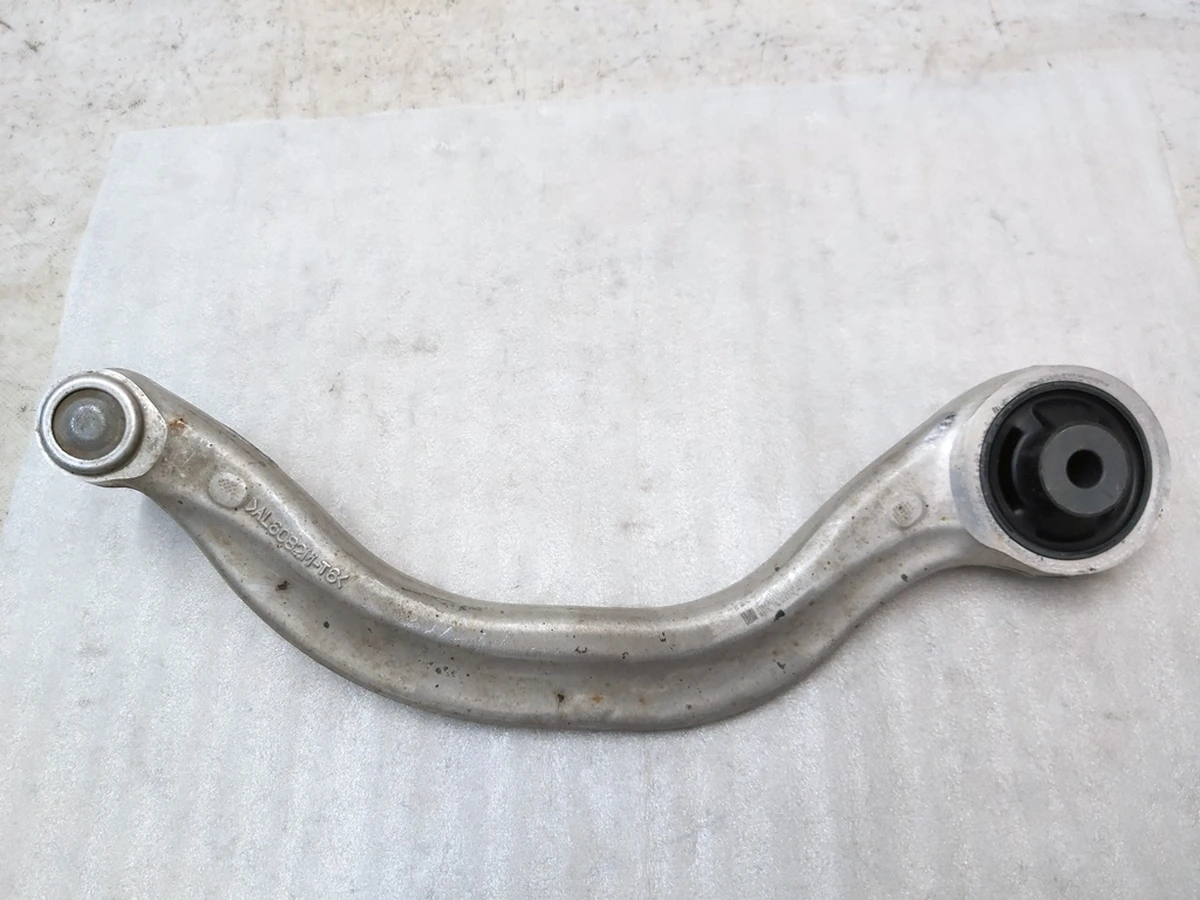 1 FRONT LOWER COMPLIANCE LINK ASSEMBLY - RIGHT HAND Tesla model 3, model Y 1044359-00-A