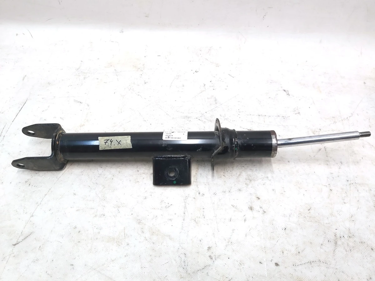 1 Front right shock absorber (spring) with damage Tesla model 3 1044369-00-G