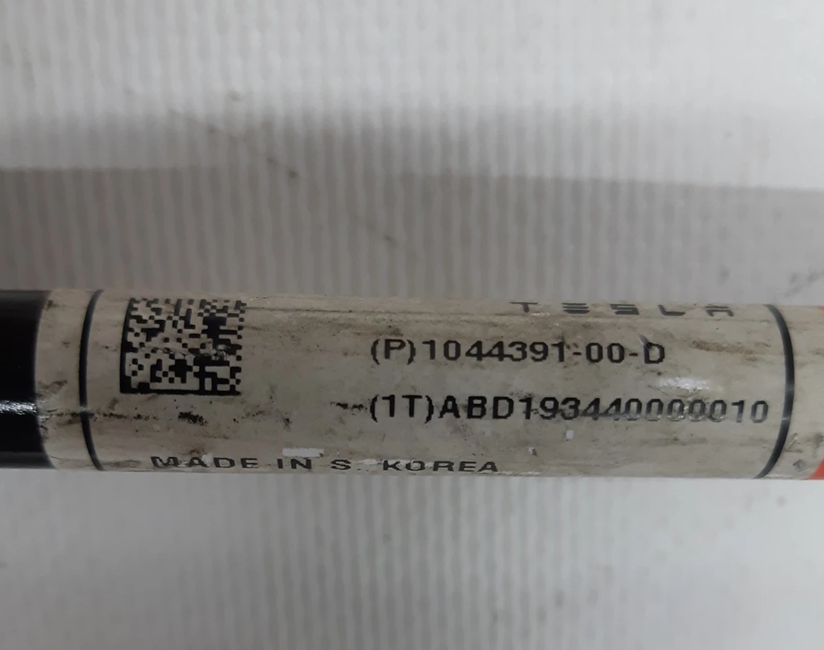 2 Стойка стабилизатора переднего левая Tesla model 3 1044391-00-D