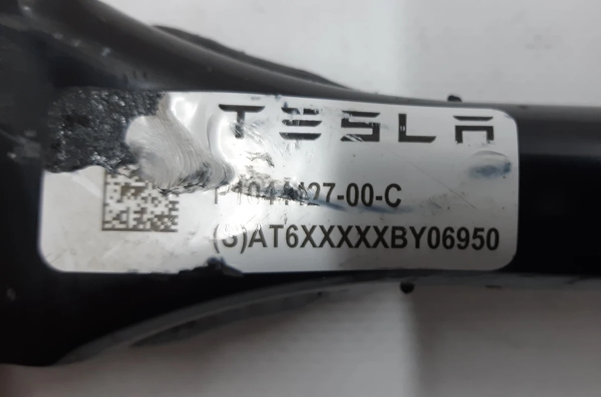 3 Важіль задній верхній поздовжній лівий правий Tesla model 3 1044427-00-C