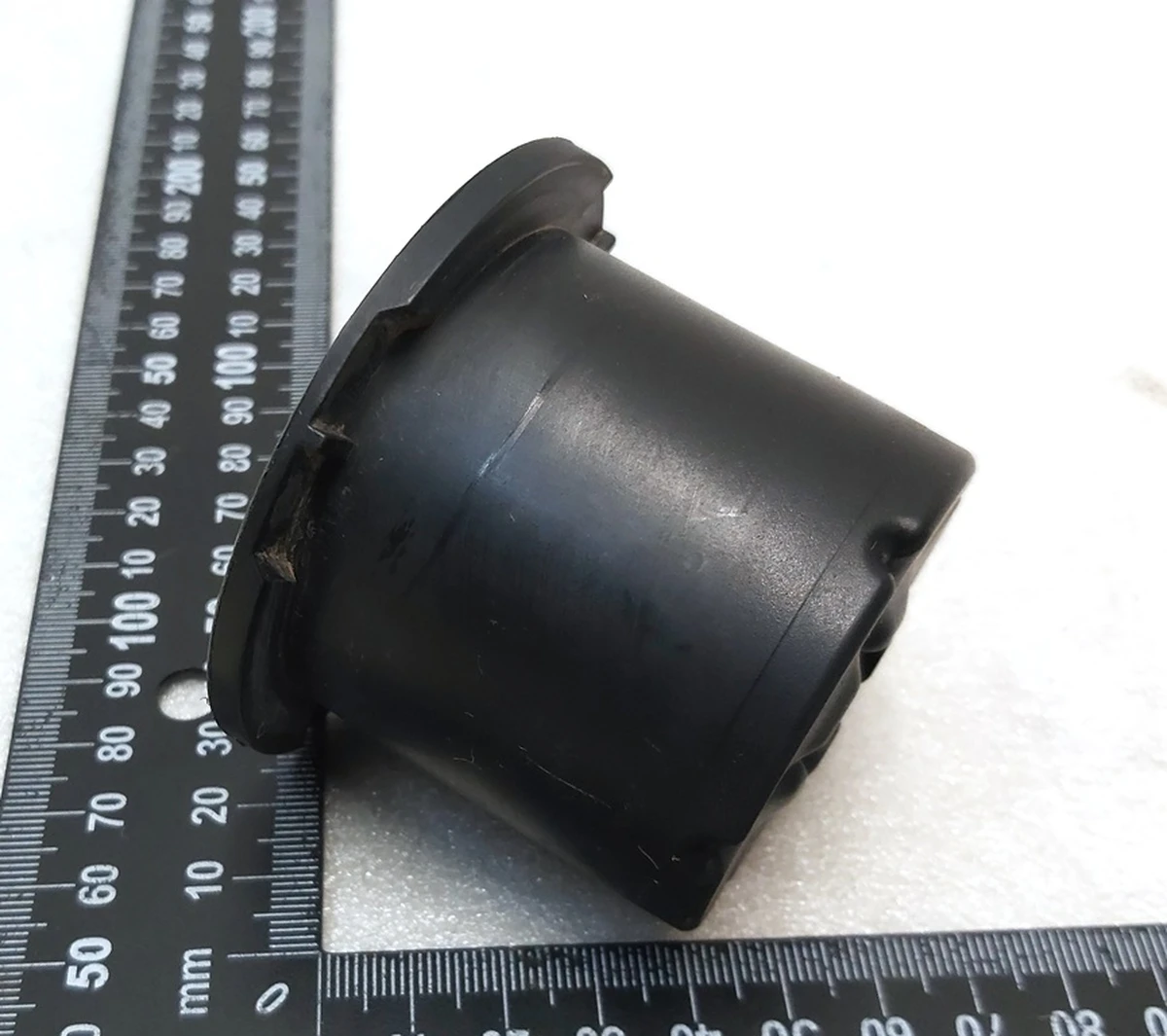 1 Shock absorber dust boot cup (plastic) front Tesla Model 3 1044461-01-E