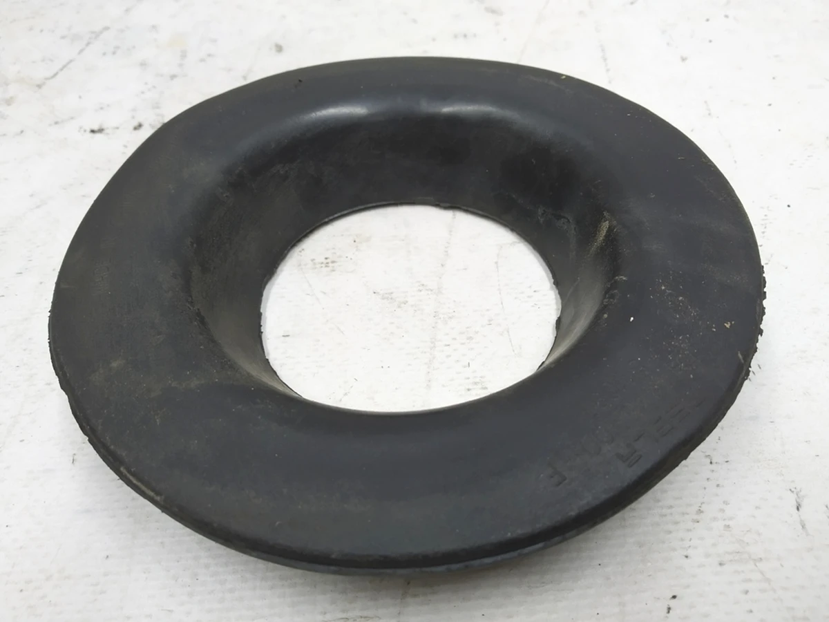 2 REAR SPRING UPPER ISOLATOR, COIL Tesla model 3 1044475-00-F