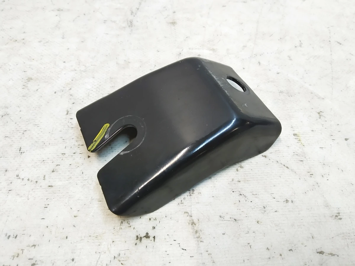 1 Кронштейн крепления переднего подрамника к лонжерону правый Tesla Model 3, Model Y 1044531-00-C