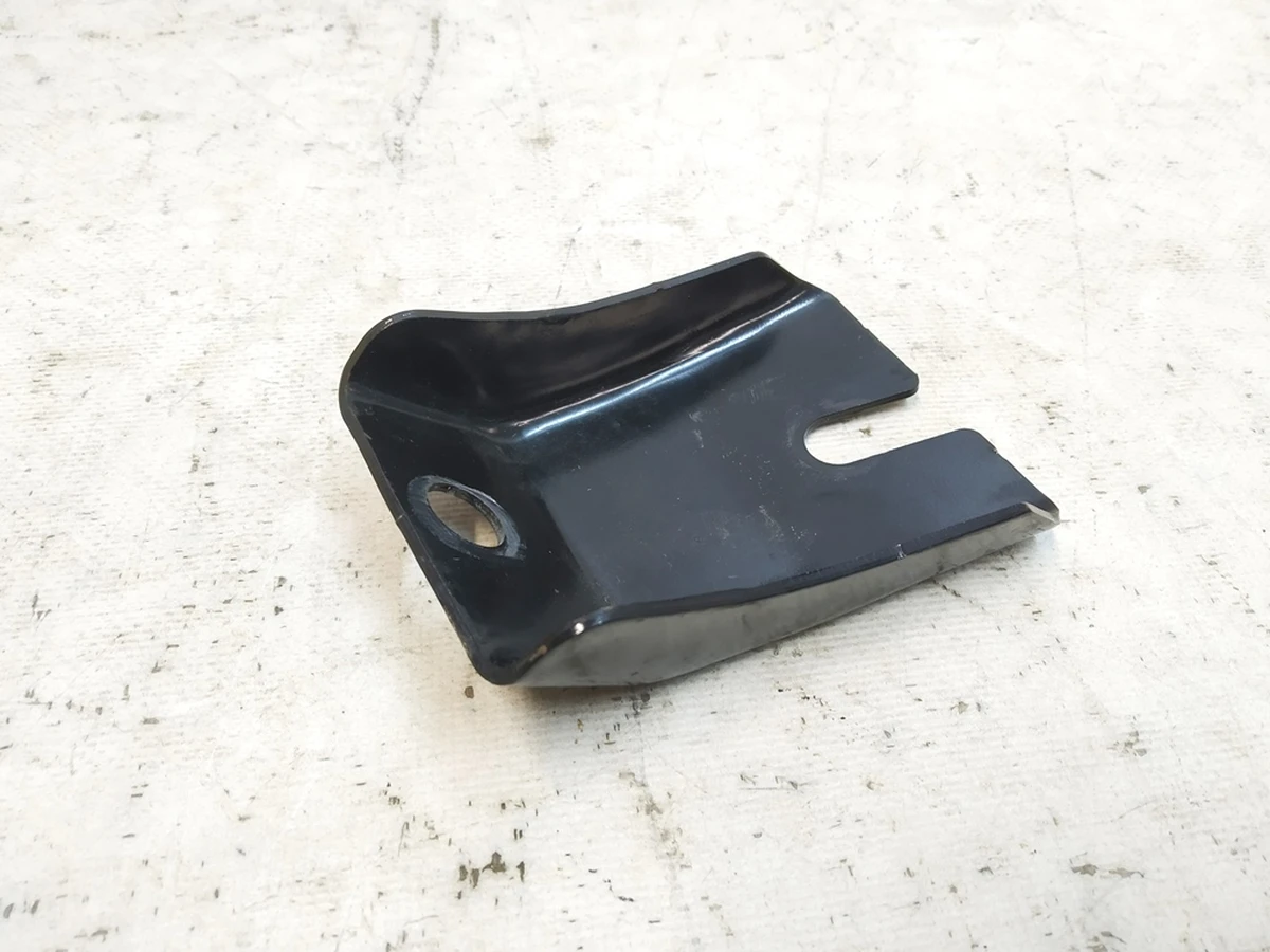 1 Кронштейн крепления переднего подрамника к лонжерону правый Tesla Model 3, Model Y 1044531-00-C