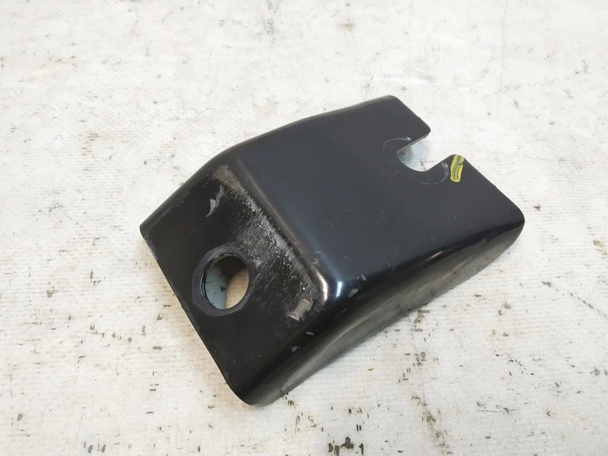 1 Кронштейн крепления переднего подрамника к лонжерону правый Tesla Model 3, Model Y 1044531-00-C