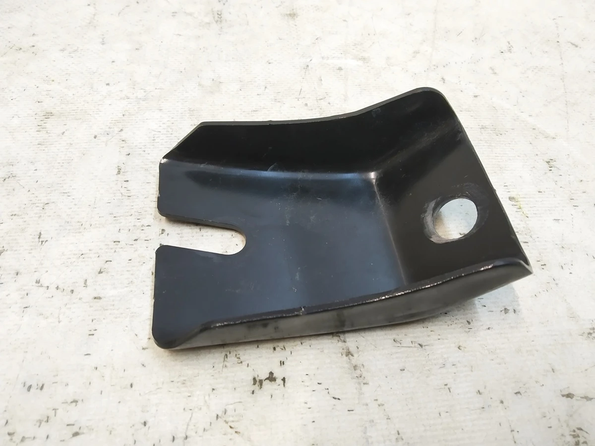 1 Кронштейн крепления переднего подрамника к лонжерону правый Tesla Model 3, Model Y 1044531-00-C