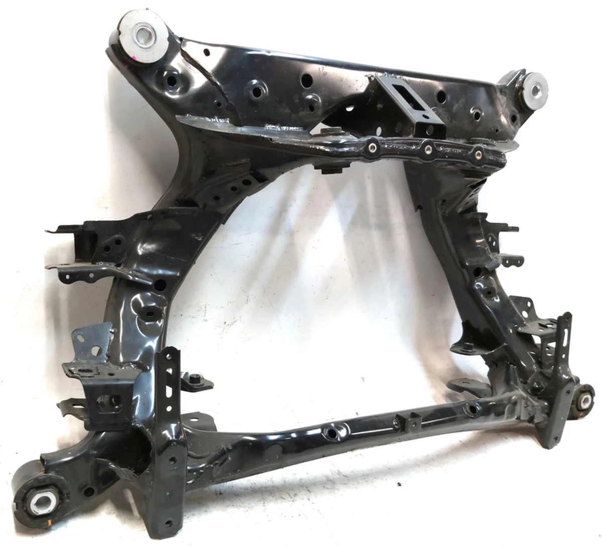 1 Подрамник задний Tesla model Y 1044580-00-C