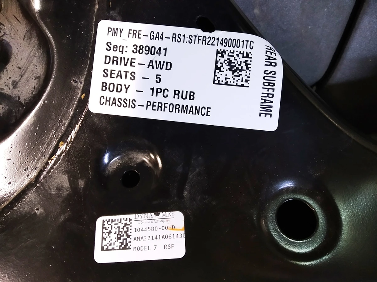 1 Підрамник задній Tesla model Y 1044580-00-D