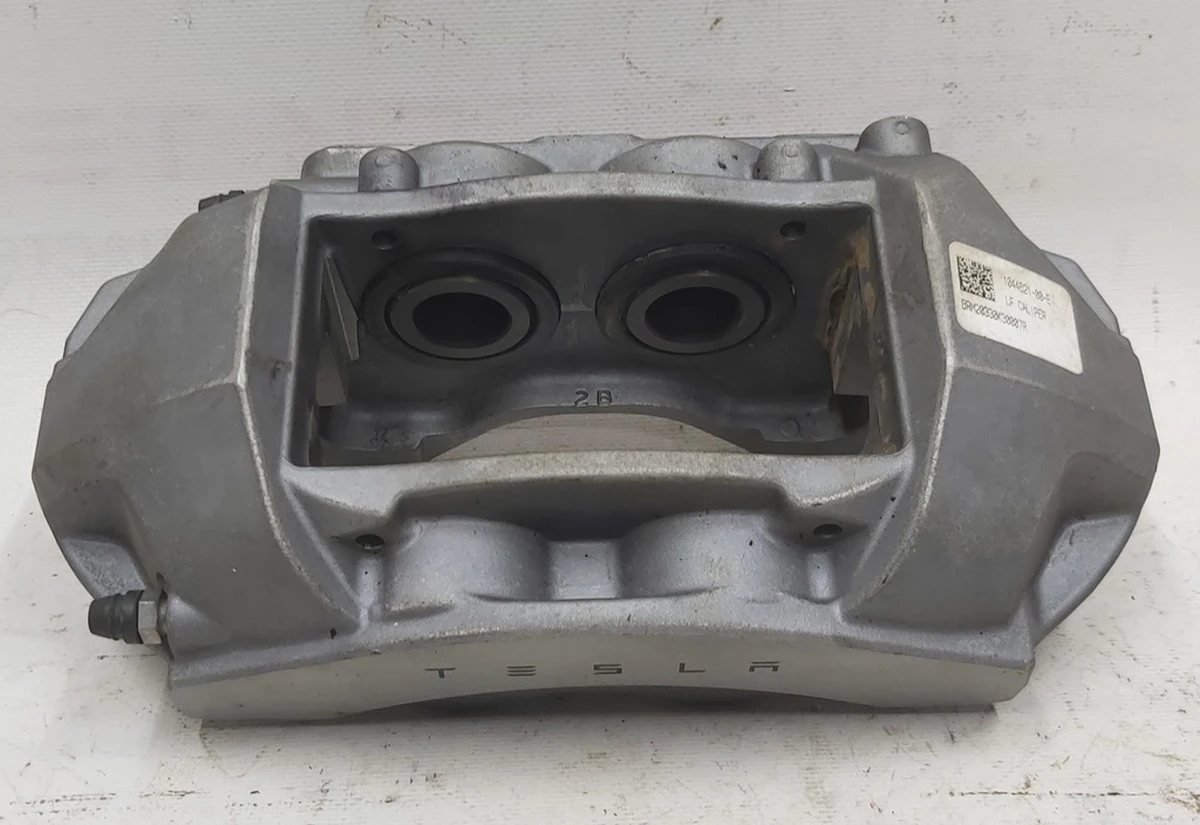 5 Супорт гальмівний передній лівий BASE BREMBO без колодок Tesla Model 3 1044621-00-E