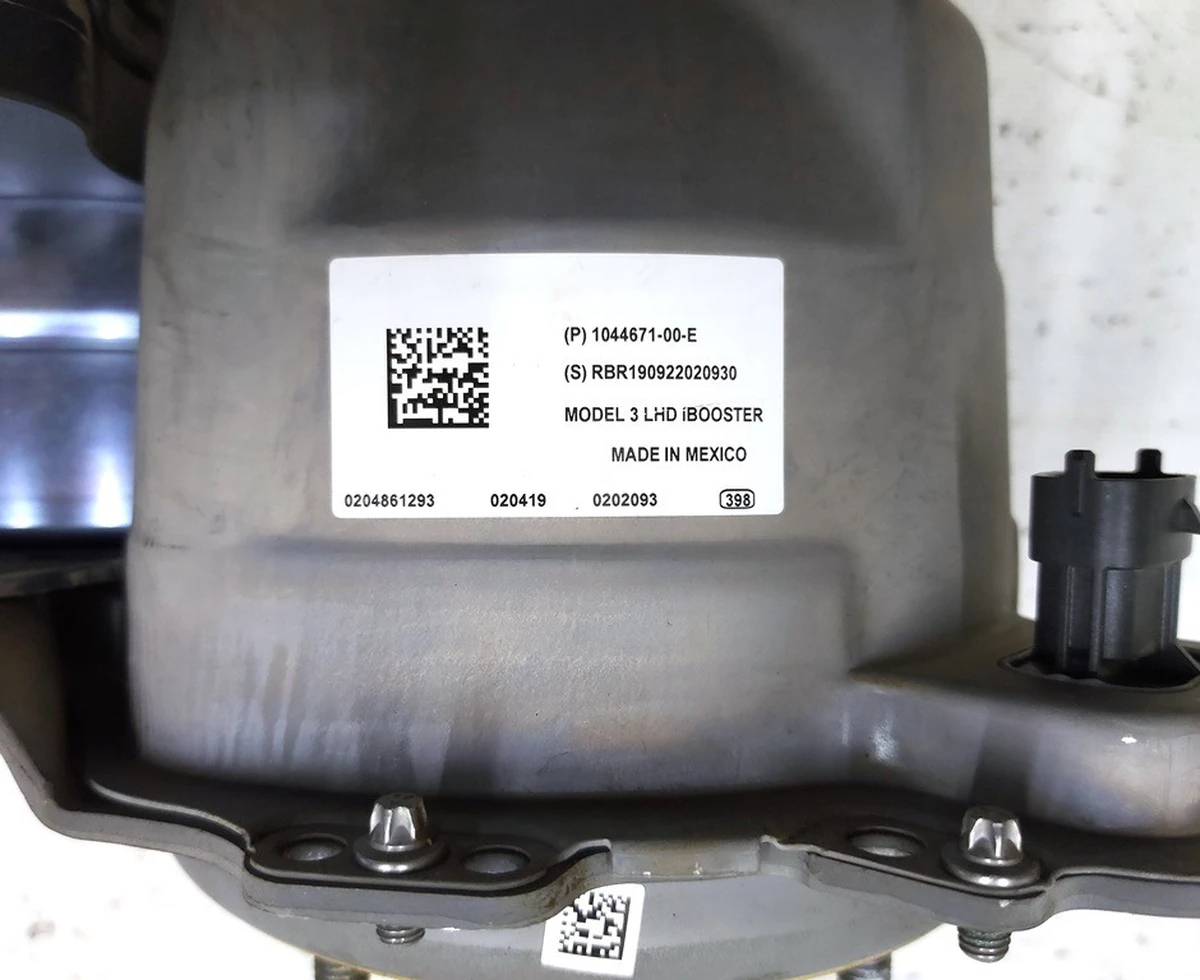 1 Electromechanical brake booster BOOSTER Tesla model 3 1044671-99-F
