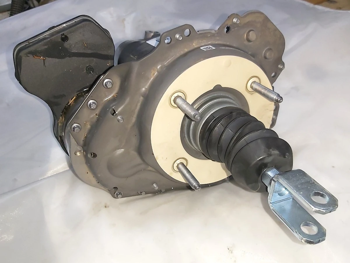 1 Підсилювач електромеханічний гальм БУСТЕР Tesla model 3 1044671-99-F