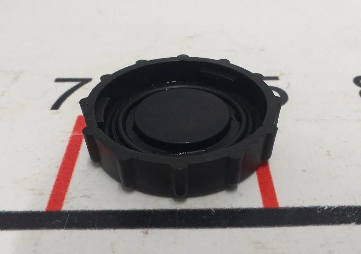 3 Кришка розширювального бачка гальмівної системи BOOSTER Tesla Model 3, Model Y 1044677-00-A