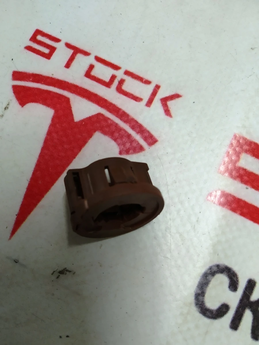 3 Brake switch clip Tesla Model 3,  Model Y 1044682-00-B