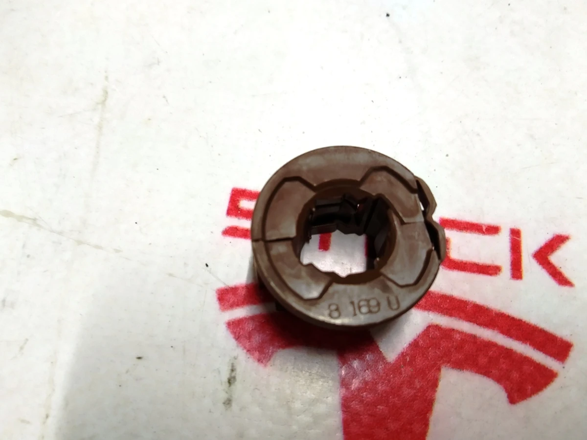 3 Brake switch clip Tesla Model 3,  Model Y 1044682-00-B