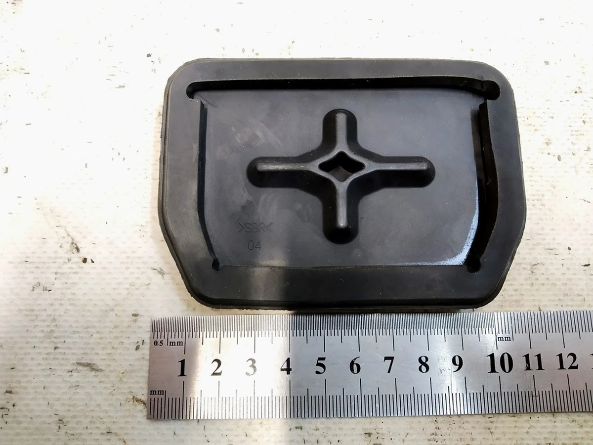 8 Накладка гумова педалі гальма BASE Tesla Model 3, Model Y 1044693-00-A