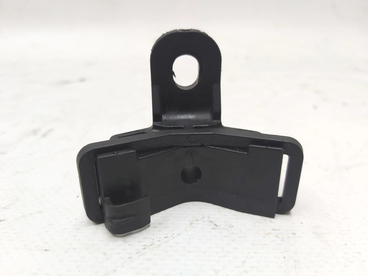 4 Bracket for front brake pipe Tesla model 3 1044712-00-D