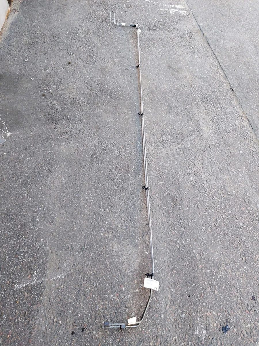 3 Гальмівні трубки лівого порогу (ліва та права в зборі) Tesla model 3 1044713-00-D