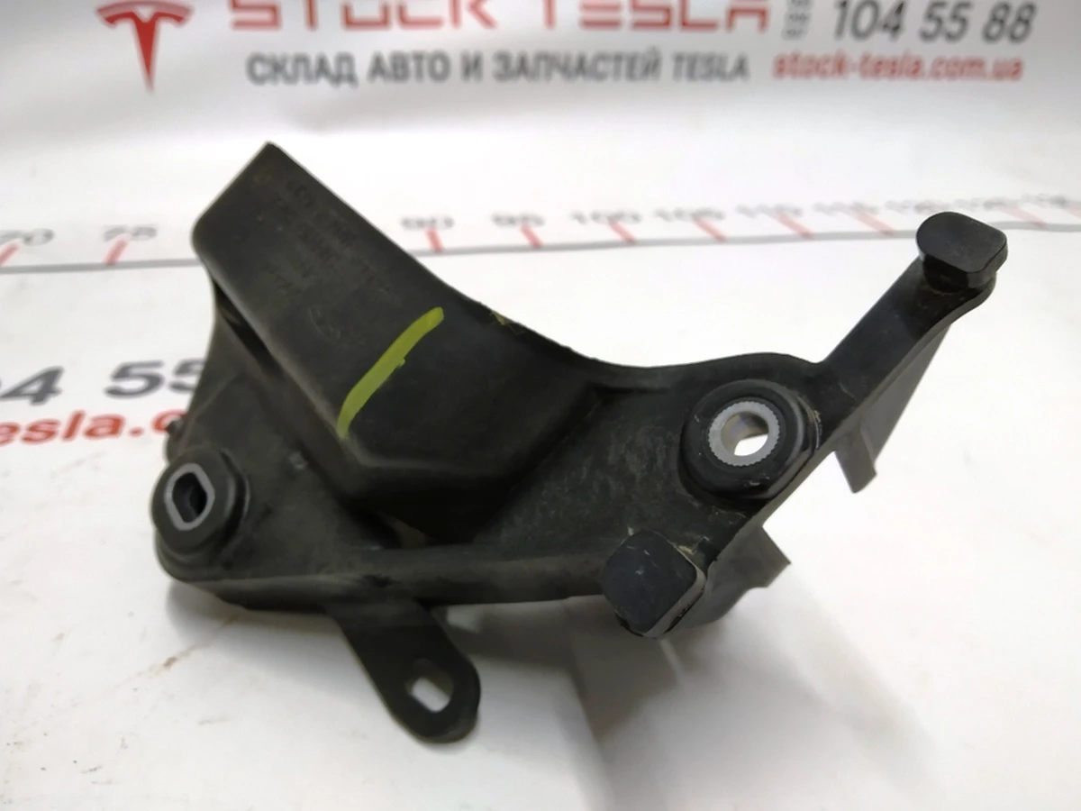 3 Кронштейн модуля ABS Tesla model 3 1044741-00-D