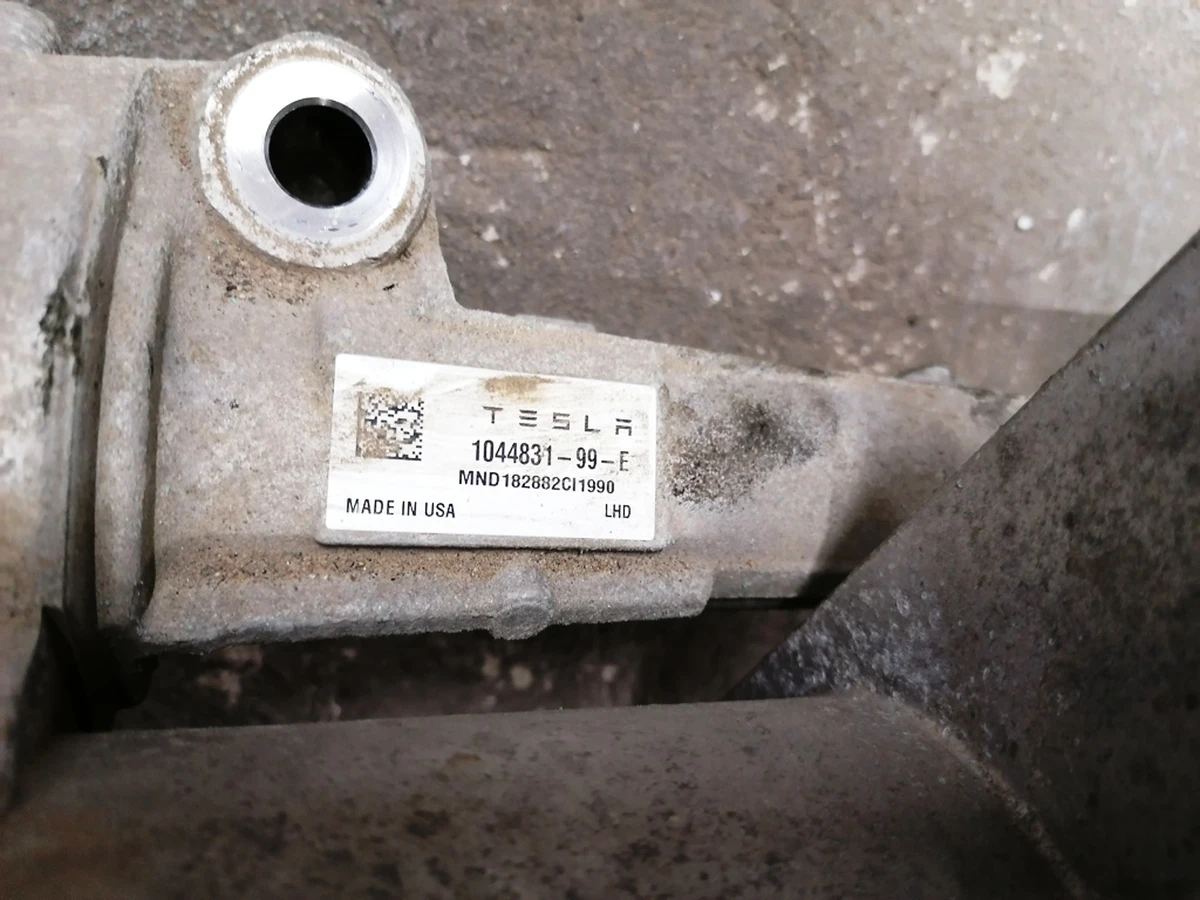 1 STEERING GEAR ASSY, LHD Tesla model 3 1044831-00-F