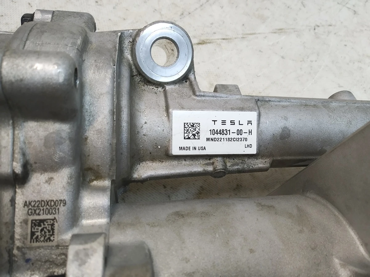 1 Рейка рульова з пошкодженням Tesla model 3, model Y 1044832-00-A