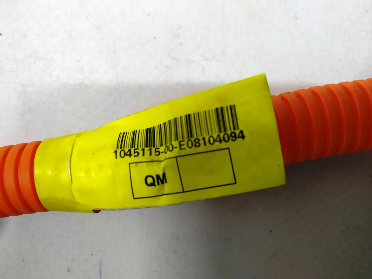 Проведення джаншенбокс задній пічка задня Tesla model X 1045115-00-E