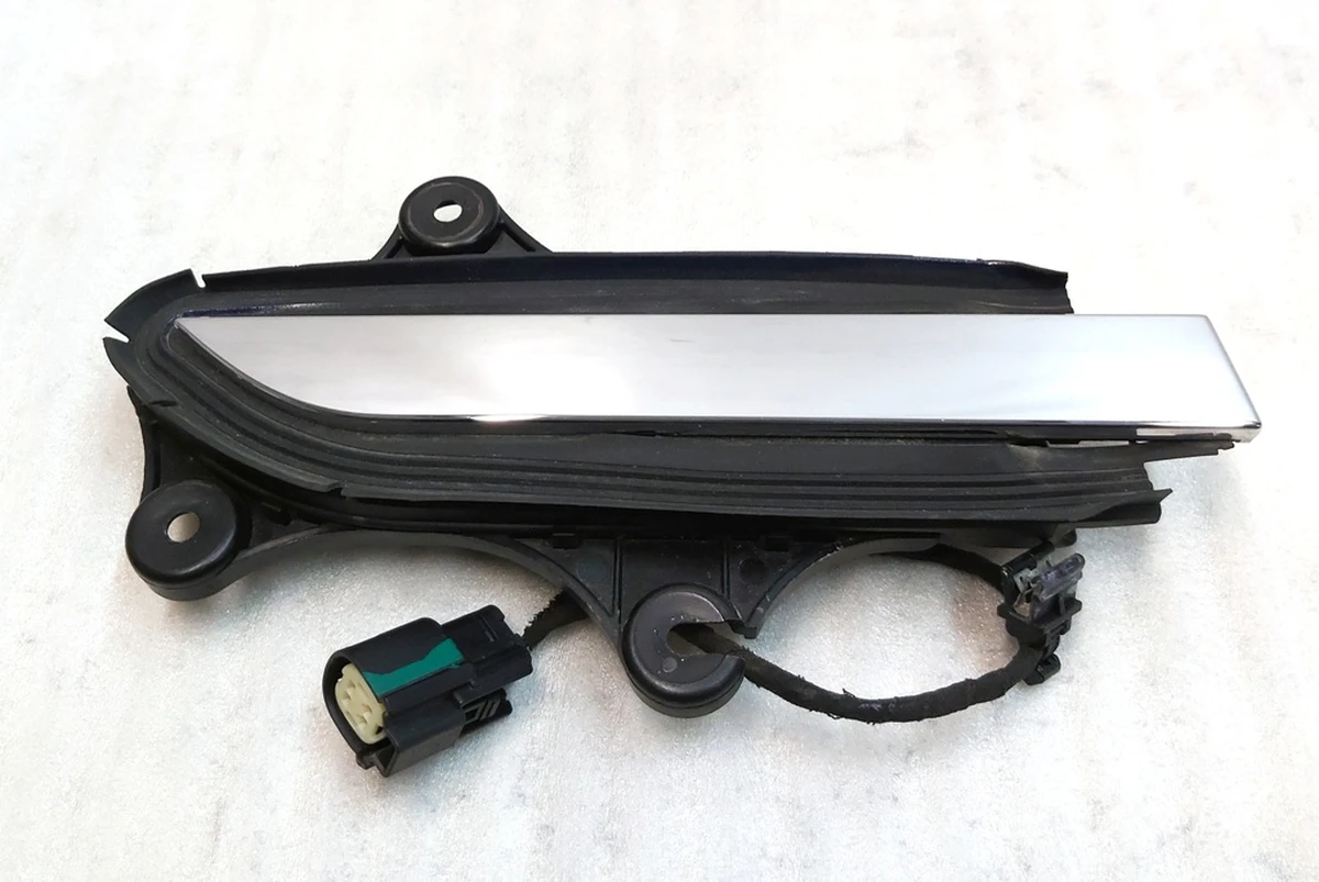 2 CARRIER, DOOR HANDLE OUTER RR RH Tesla model X 1627610-00-A