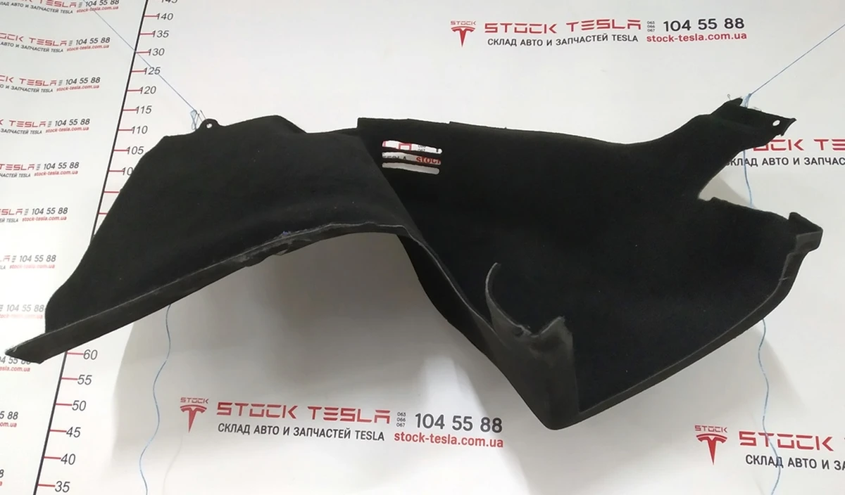 3 Оздоблення багажника збоку права без лампи Tesla model S, model S REST 1045200-00-D