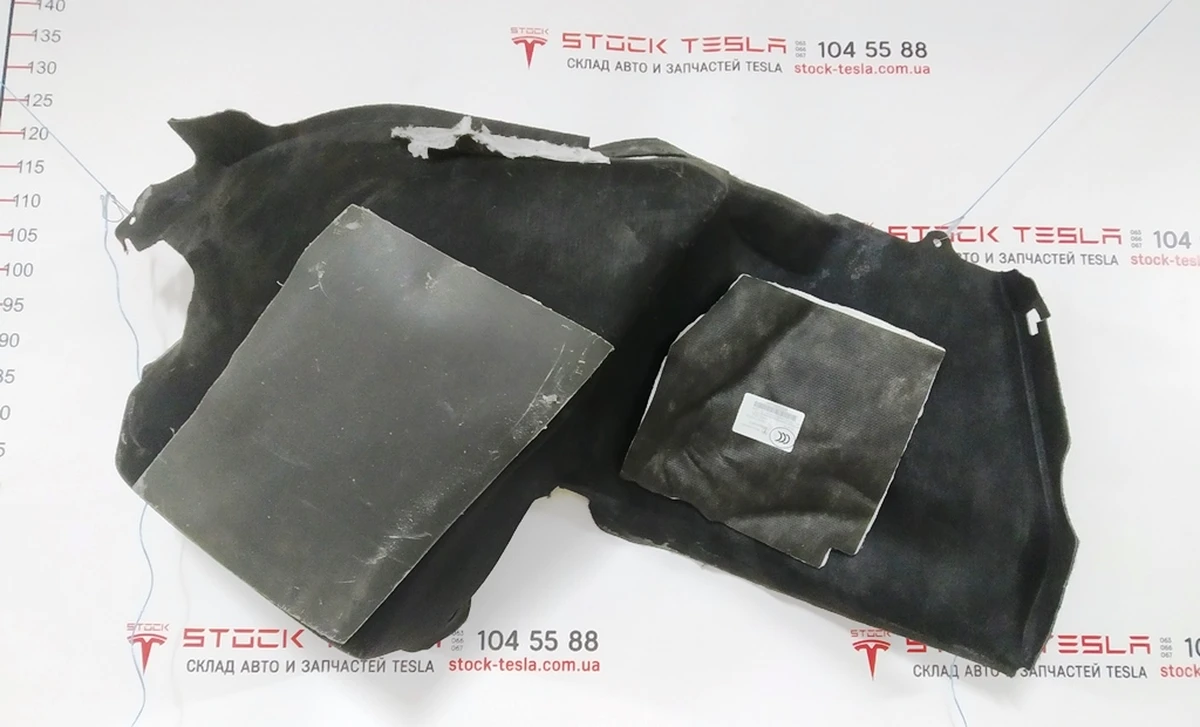 3 Оздоблення багажника збоку права без лампи Tesla model S, model S REST 1045200-00-D