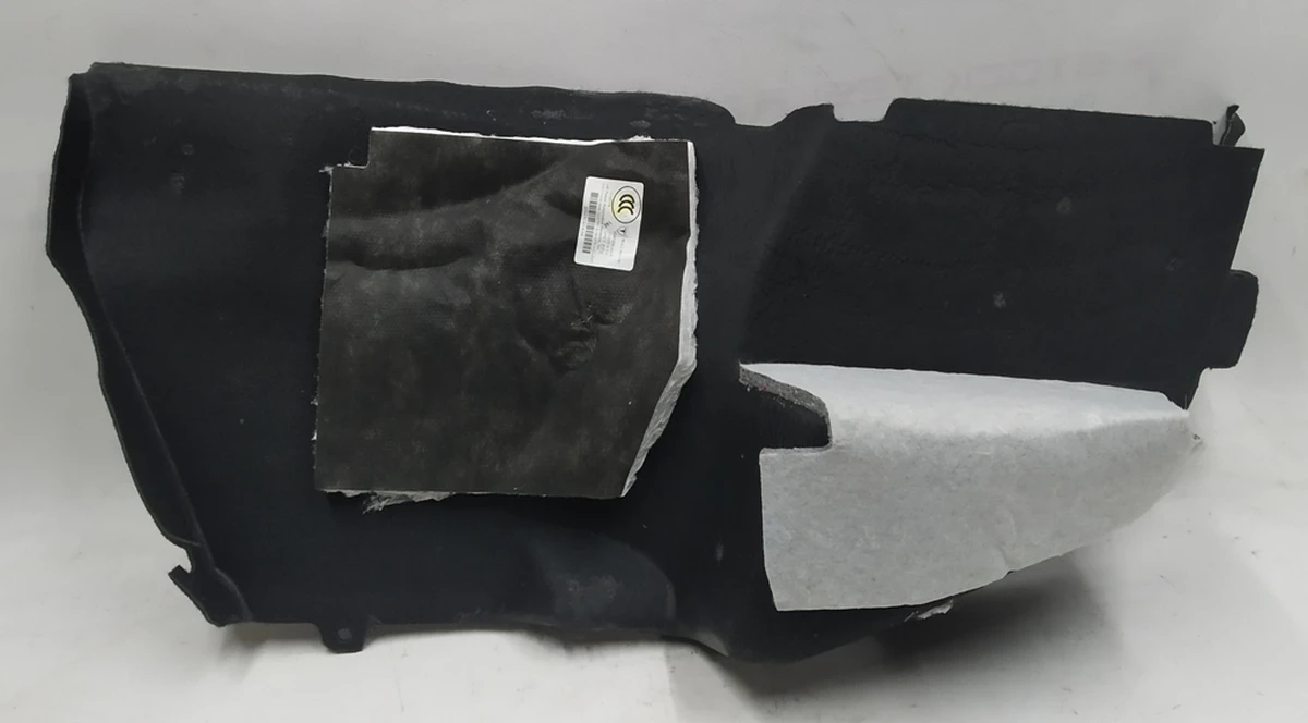 4 Оздоблення багажника під сабвуфер права Tesla model S, model S REST 1045202-00-D