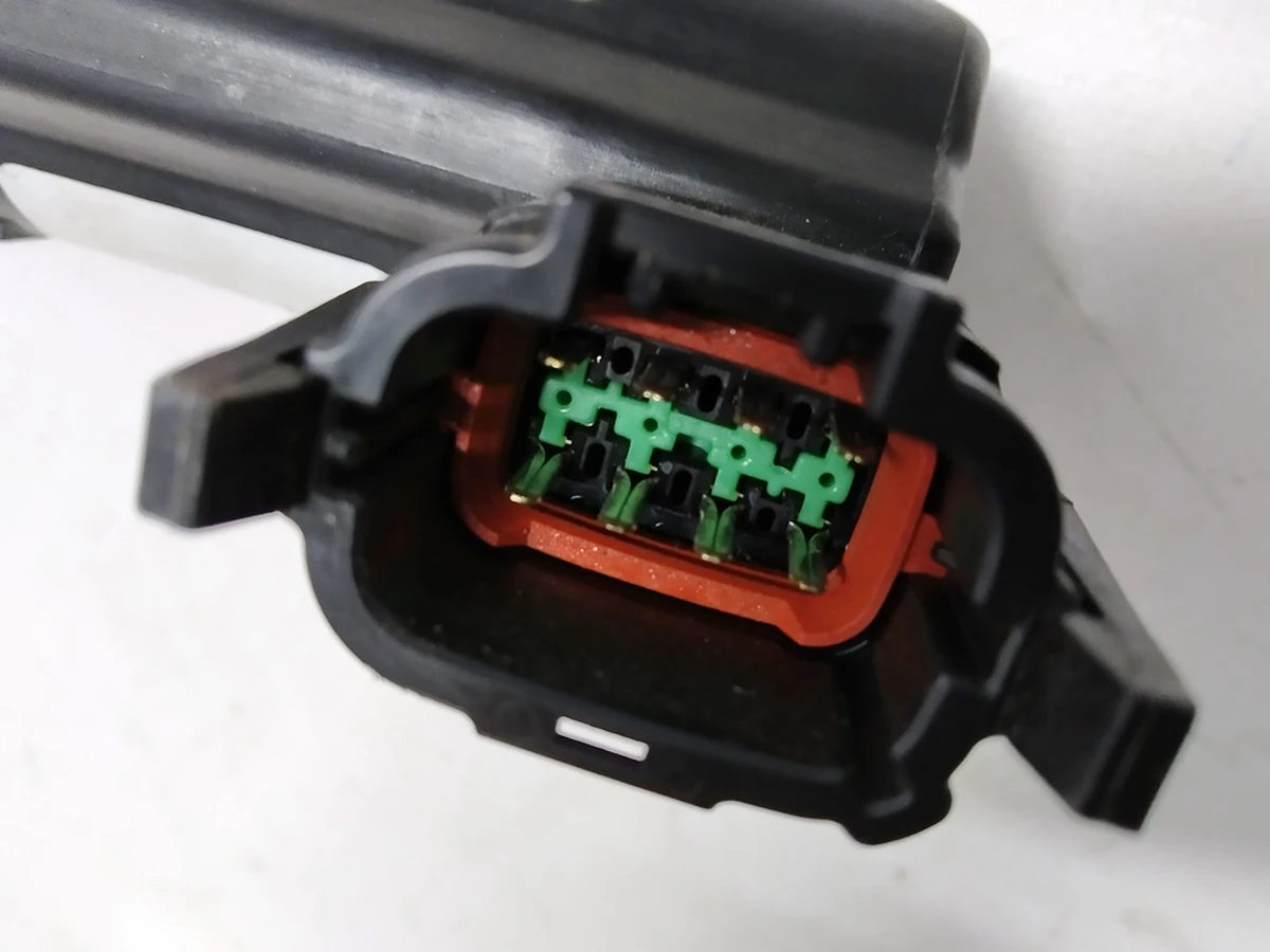 1 Привод открытия двери передней левой Tesla model X 1045351-00-H