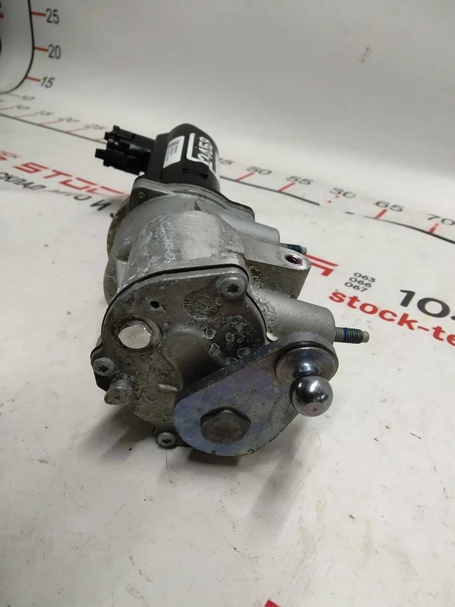 1 Привод открытия двери передней правой Tesla Model X 1045352-00-H