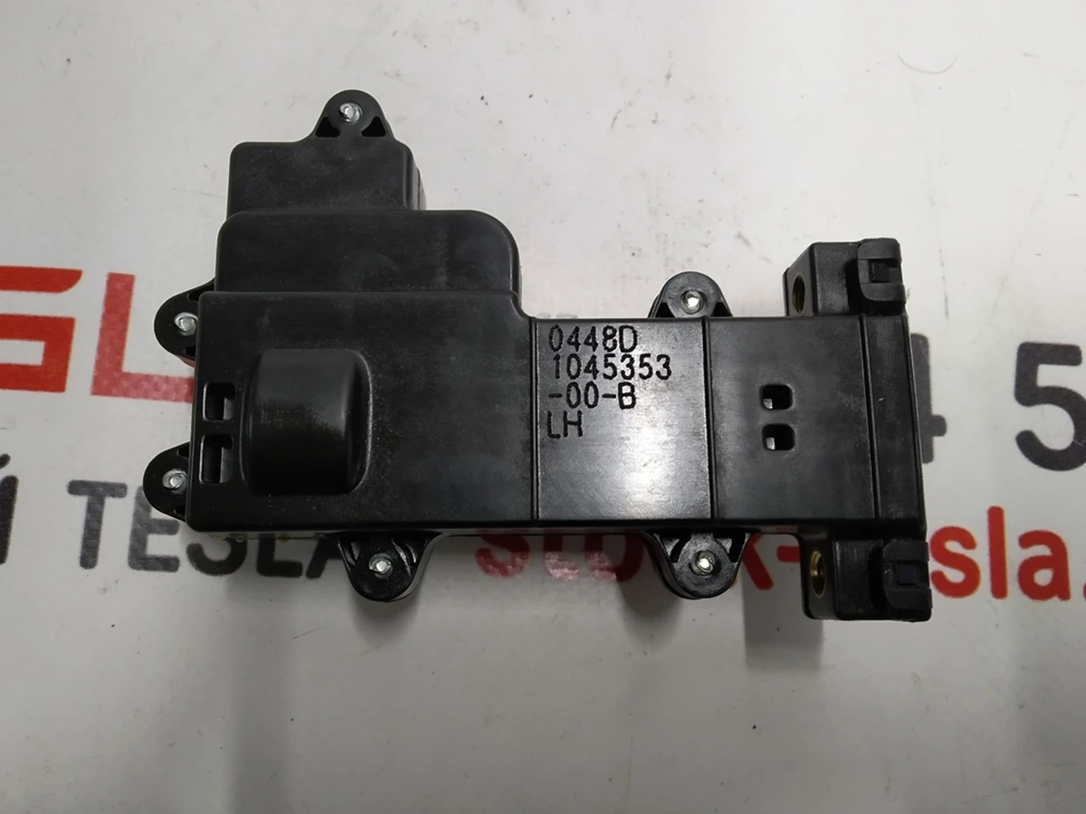 1 Привод двери передней левой Tesla model X, model X Mar 2021 1045353-00-B