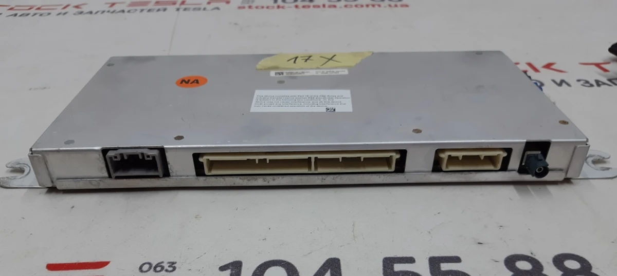 12 Боді-контролер центральний REV01 некондиція Tesla Model X 1045451-00-J