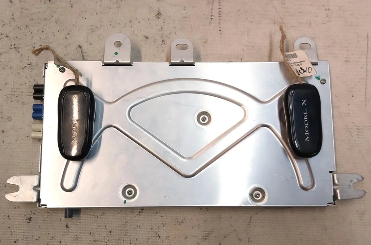 12 Боді-контролер центральний REV01 INTEL з ключами в комплекті (2 ключі) Tesla Model X 1045451-00-J