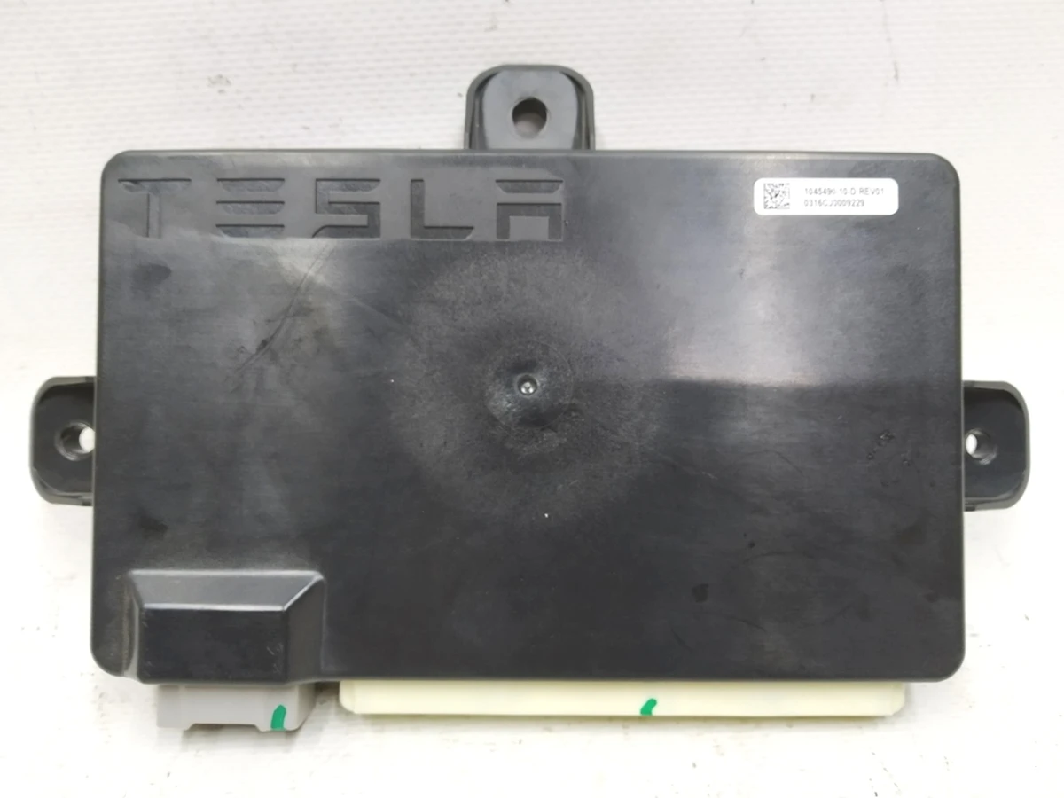 9 Rear left / right door control unit Tesla model X 1045490-00-H