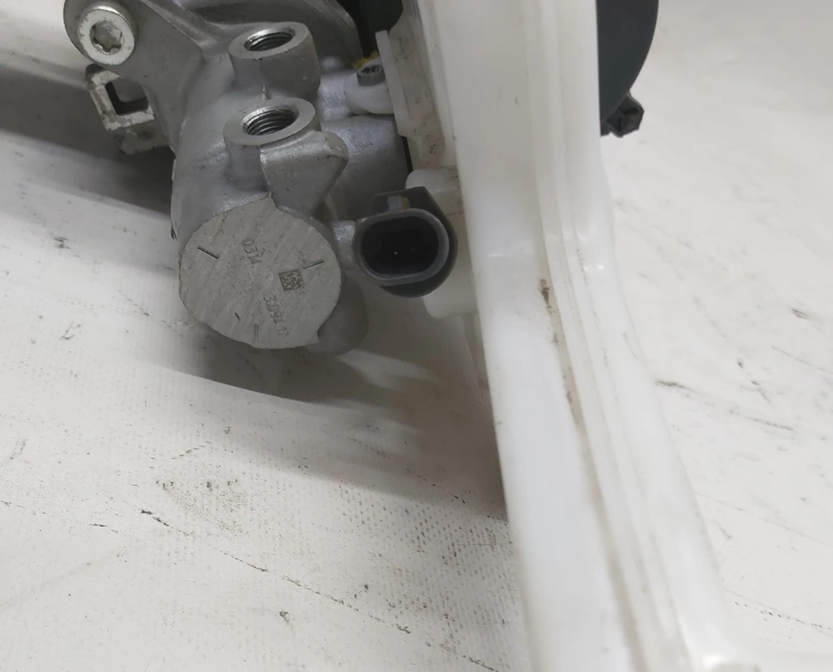 1 Усилитель электромеханический тормозов БУСТЕР с бачком в сборе Tesla model X 1045523-00-C