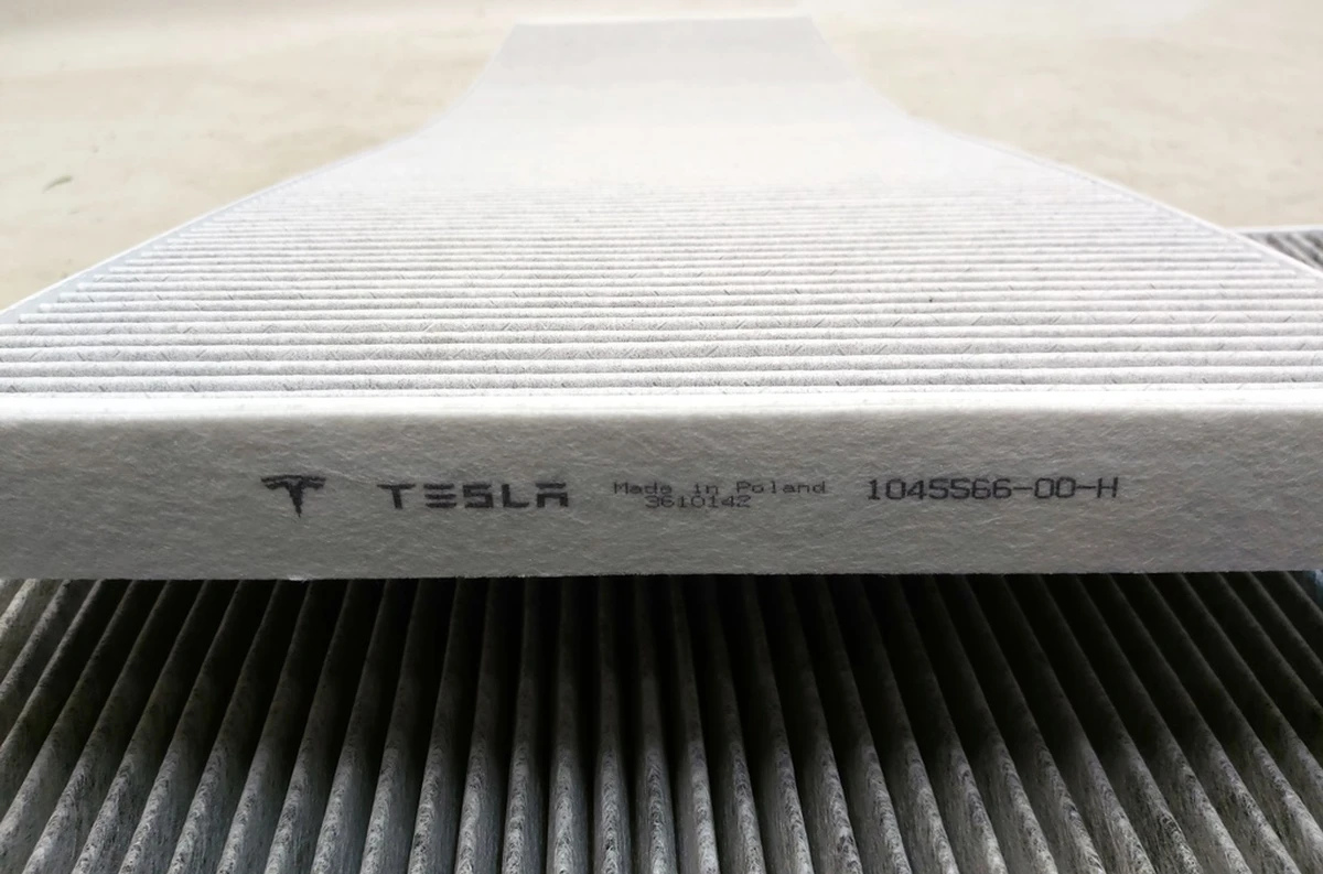 1 Фільтр повітряний салону гіпоалергенний HEPA Tesla Model X 1045566-00-H