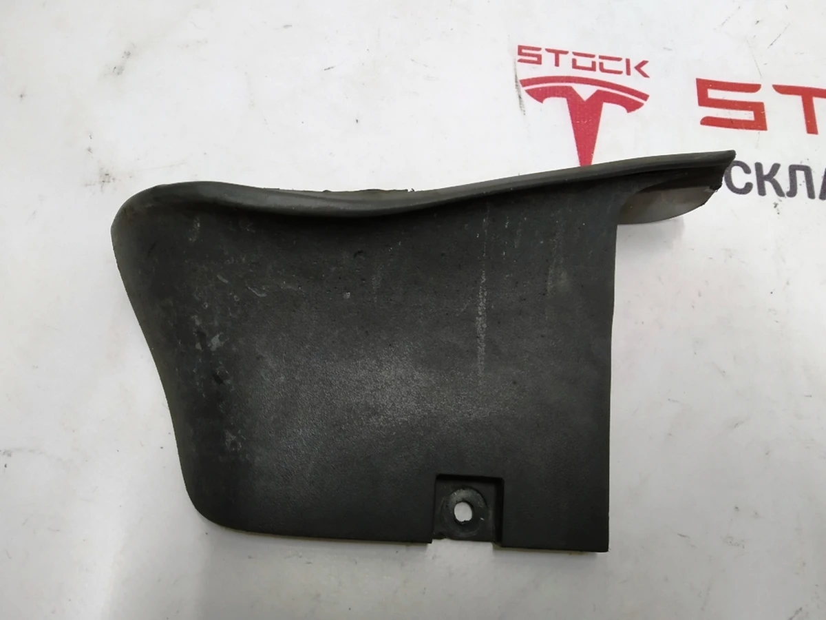 5 Обтекатель накладки порога левый Tesla Model X 1045634-00-D