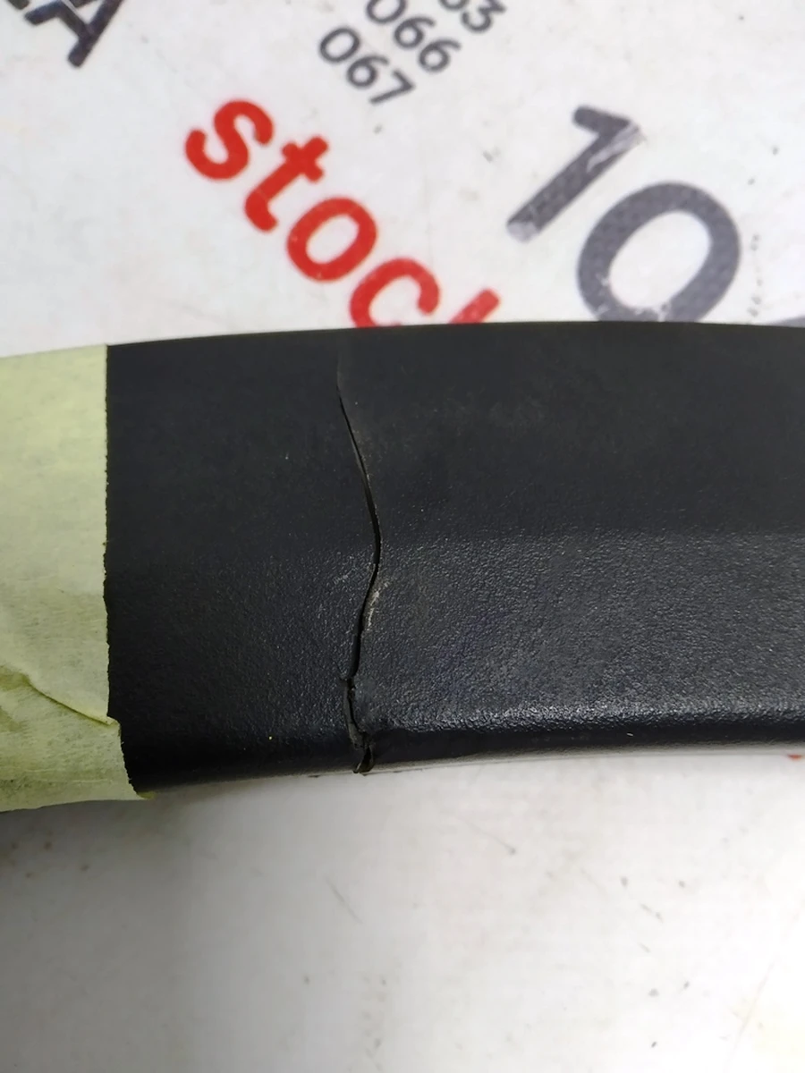 12 Декоративна накладка арки дверей задньої правої в зборі з ущільнювачем (з ушкодж.) Tesla model X 1045895-00-E