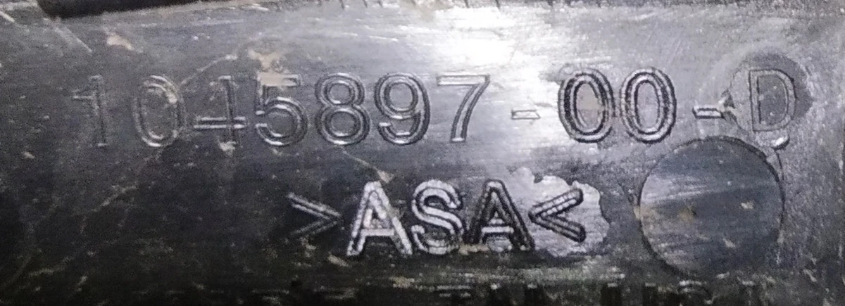 12 Декоративна накладка арки дверей задньої правої в зборі з ущільнювачем (з ушкодж.) Tesla model X 1045895-00-E