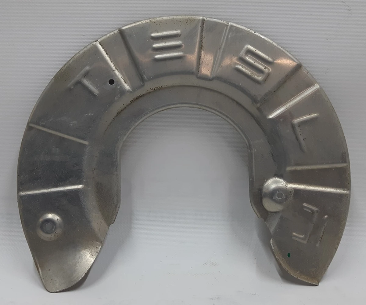 6 Термокожух переднього тормозного диска правого Tesla model S, model S REST 1045951-01-B